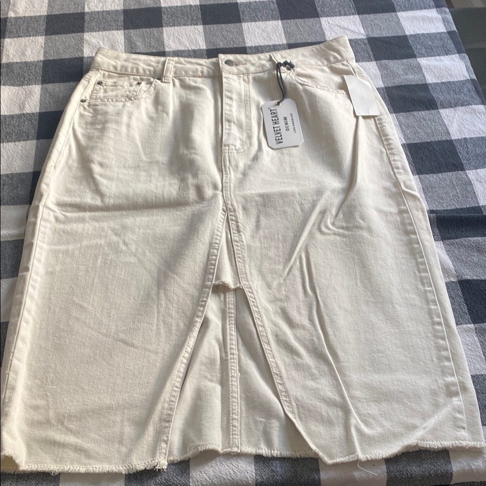 🍄Velvet heart Tan and White Knee-Length Pencil Skirt